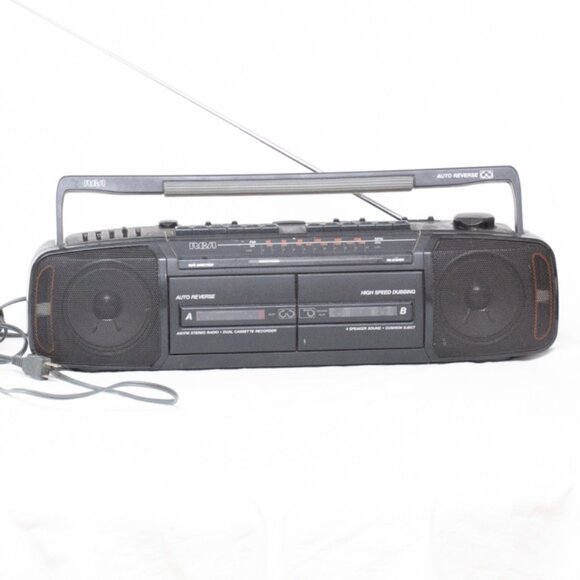 Vgt 90's RCA Boombox Dual Cassette Player Stereo 5 Band Equalizer AM FM Radio - Picture 1 of 11